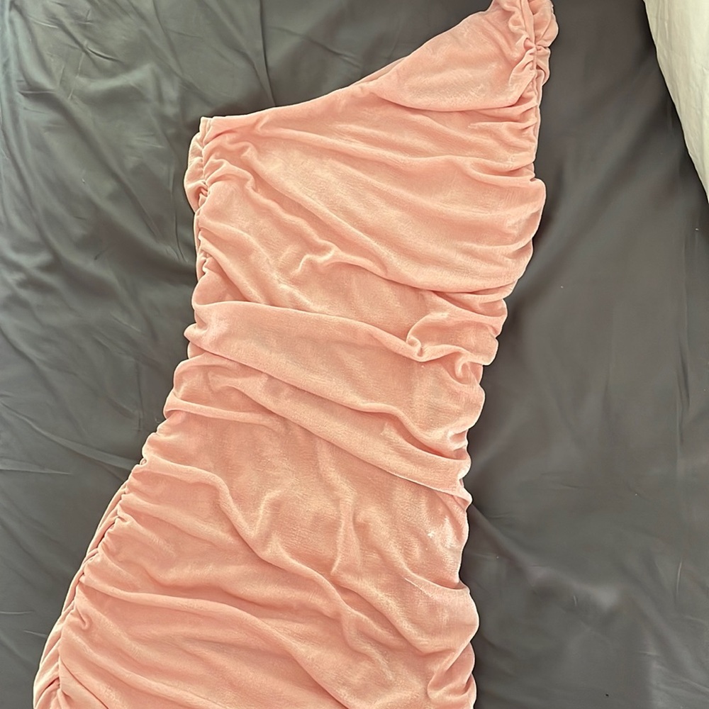 light pink one shoulder mini dress, size M